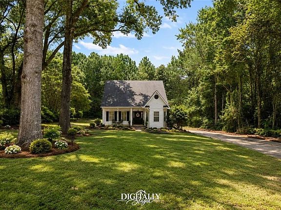 3rd image of 10353 Easthill Dr