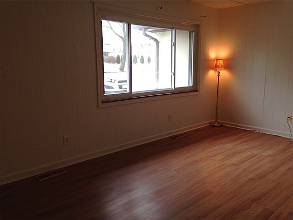 3rd image of 1162 Triplett Blvd