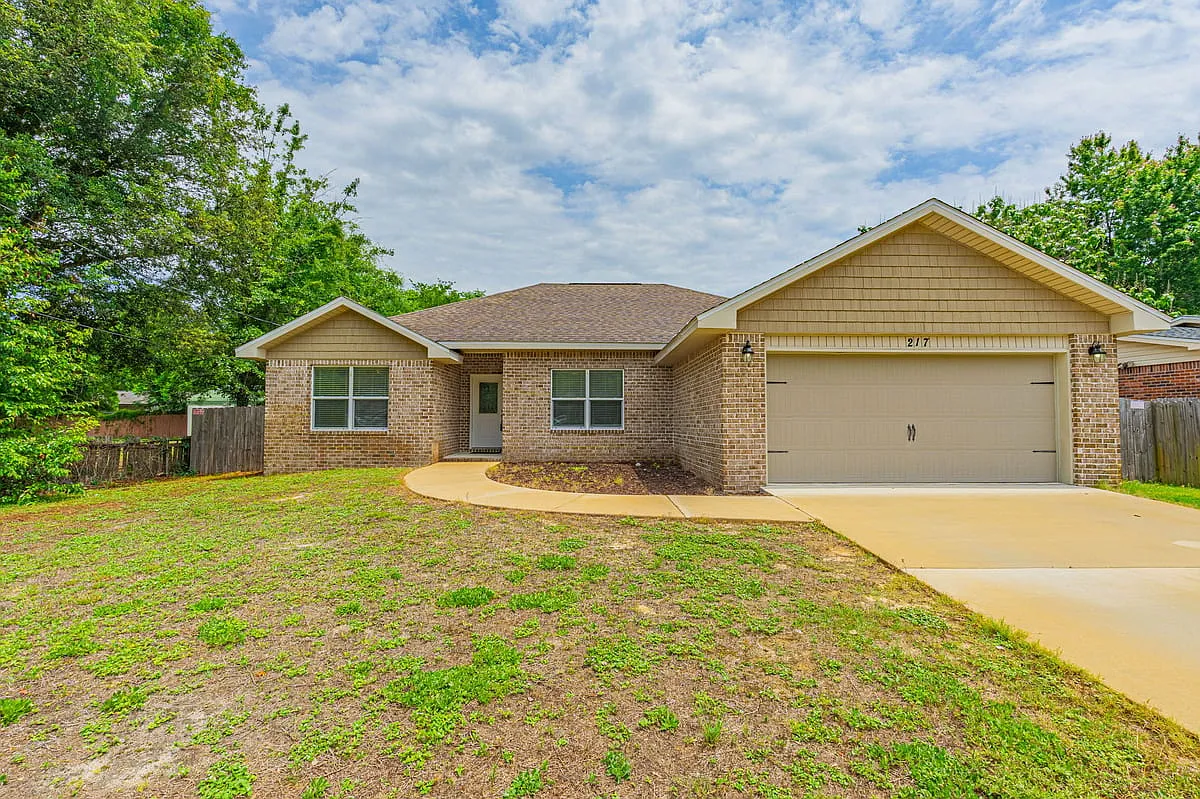 217 Evergreen Drive — Photo 1