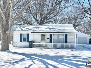 2625 SW Hillcrest Rd, Topeka, KS 66614