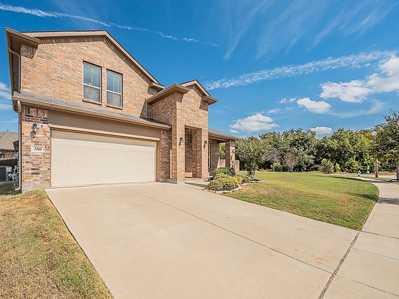 3rd image of 300 Oakbluff Dr