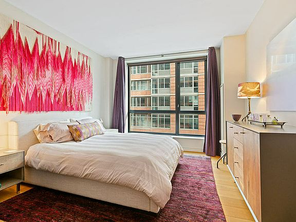 5th image of 540 W 28th St #D3