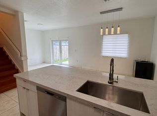 16356 SW 44th Way, Miami, FL 33185