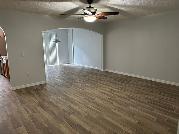 3rd image of 4702 Ashburn Square Dr