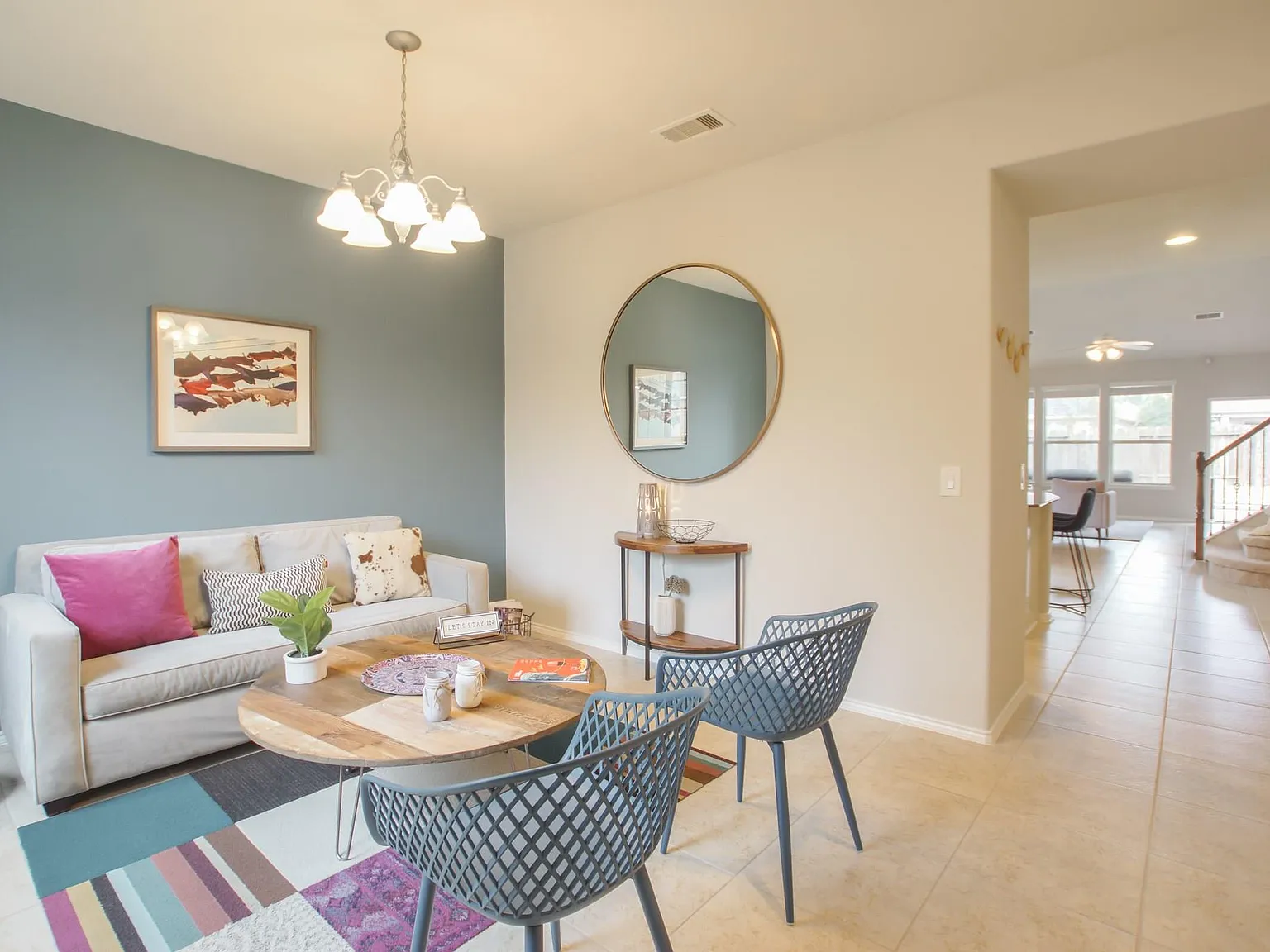 4 bed, 2.5 bath, 2458 sqft, $4,950 — Photo 2