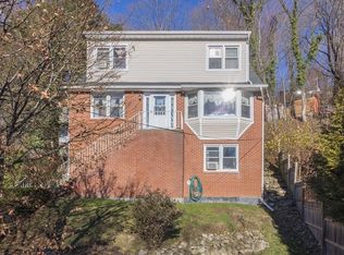 11 Cedar St, Valhalla, NY 10595