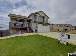 790 Pebble Mountain Dr, Mills, WY 82604