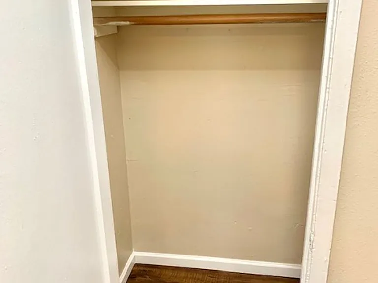 sF01537 — Photo 10
