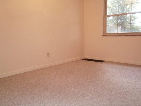 5th image of 1784 Kings Ct APT B