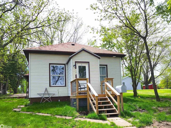 1520 Linden Ave, Chariton, IA 50049