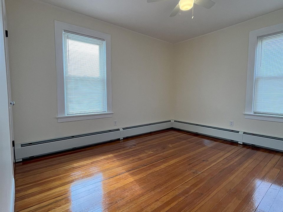 18 Glenwood Avenue 3 18 Glenwood Ave Cranston RI Zillow