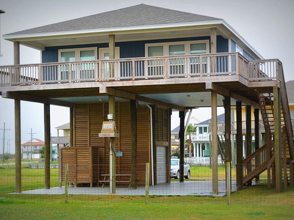 2nd image of 2888 Lakeside Dr