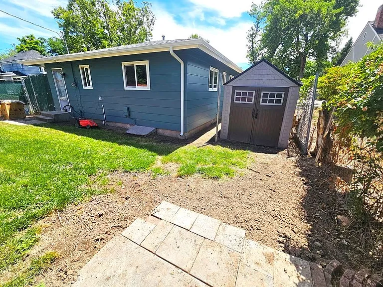 2600 W Jefferson St — Photo 18