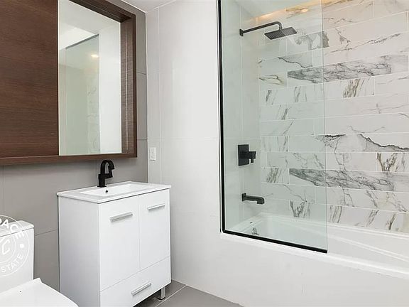 3rd image of 581 Ocean Pkwy APT 2F