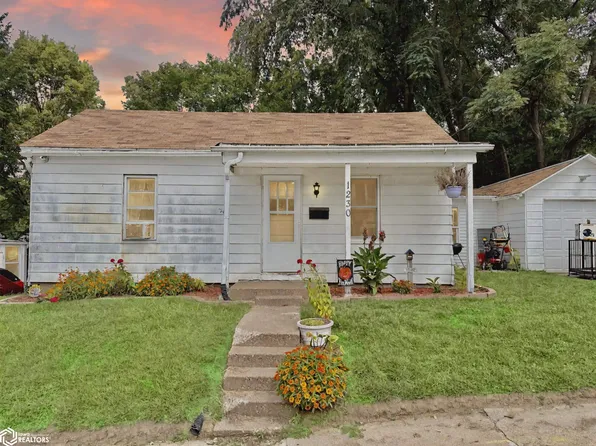 1230 Stowe St, Burlington, IA 52601