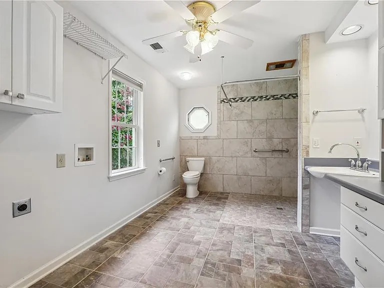2565 Chestea Dr NE — Photo 9