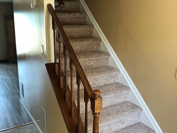 4th image of 19359 Puritas Ave #16