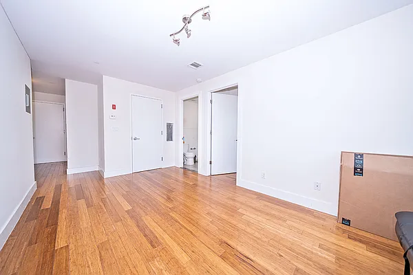 Rented by Level Group | media 39