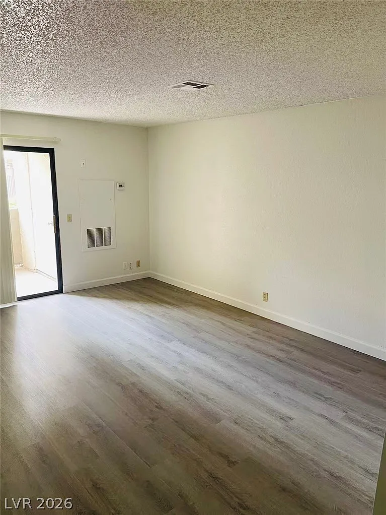 1 bed, 1.0 bath, 704 sqft, $1,195 — Photo 4