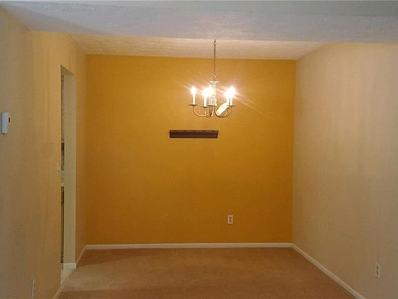 5th image of 4306 Hyde Park Unit 4