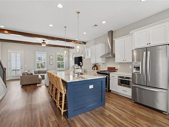 4th image of 2443 Folly Ln SE