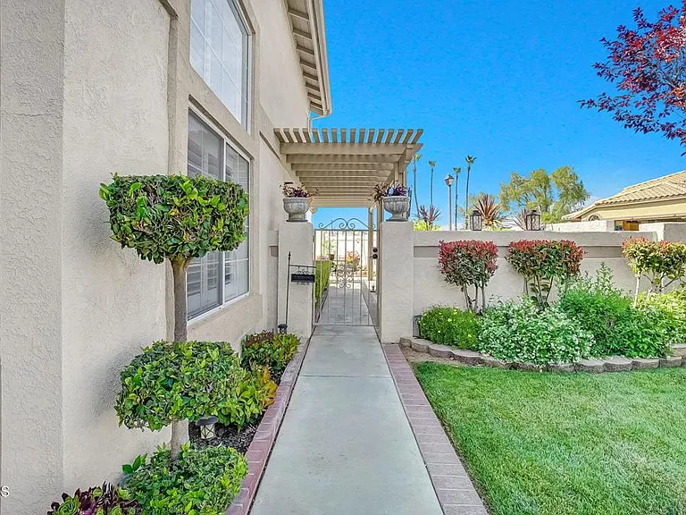 885 Oakland Hills Dr — Photo 38