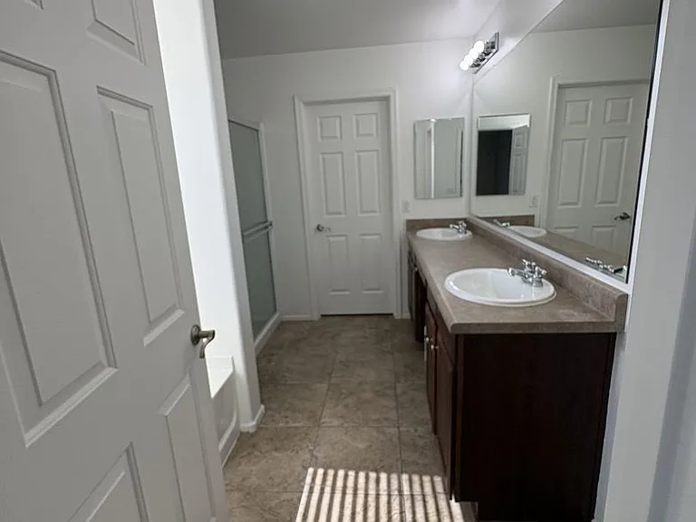 475 W Corte Calzaita — Photo 34