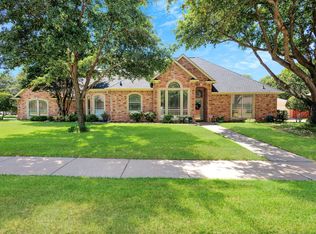 1058 Cardinal Ridge Rd, Burleson, TX 76028