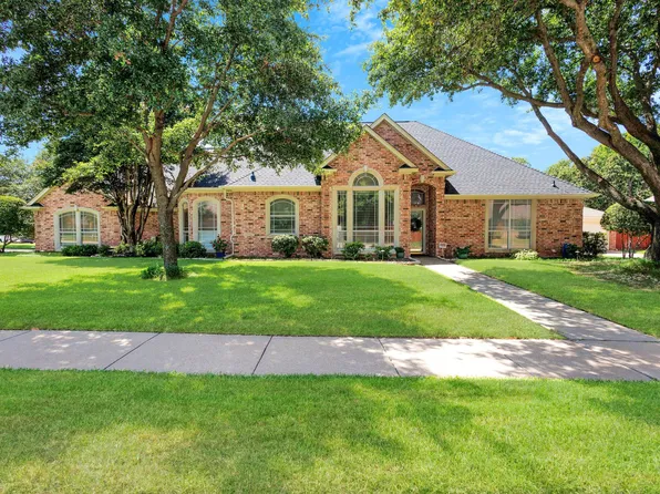 1058 Cardinal Ridge Rd, Burleson, TX 76028
