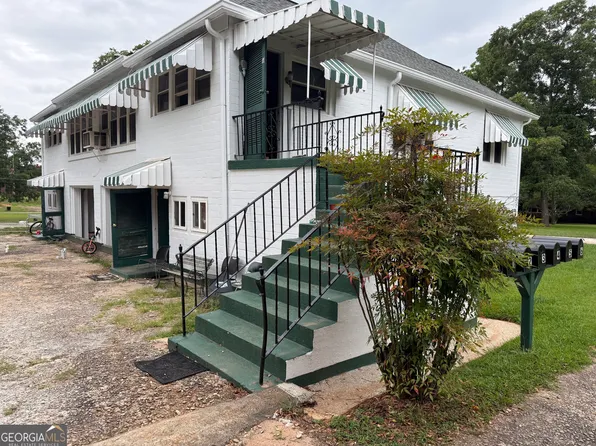 205 Georgia Ave, Barnesville, GA 30204