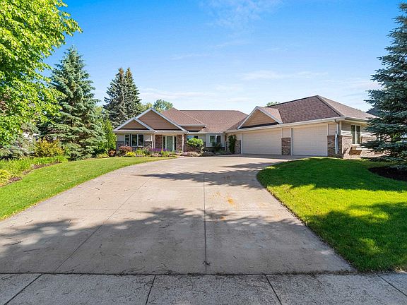 5th image of 1900 E Orchard Blossom Dr