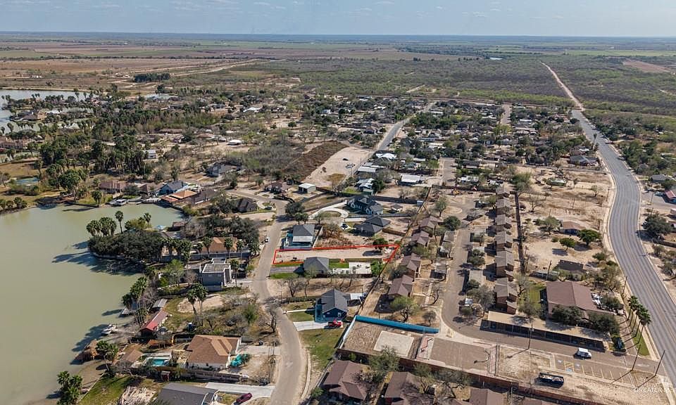 1st image of 932 S Kika De La Garza Blvd