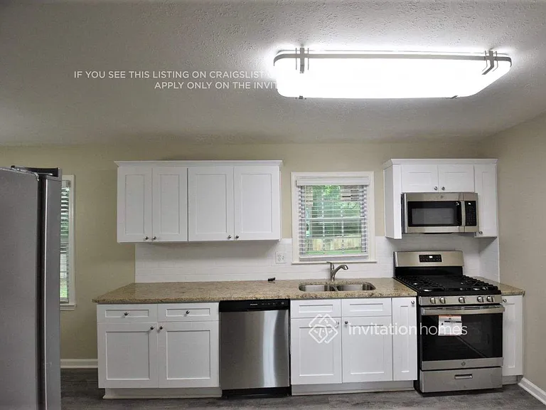 1634 E Lake Dr — Photo 4