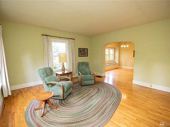 4th image of 419 Central St SE