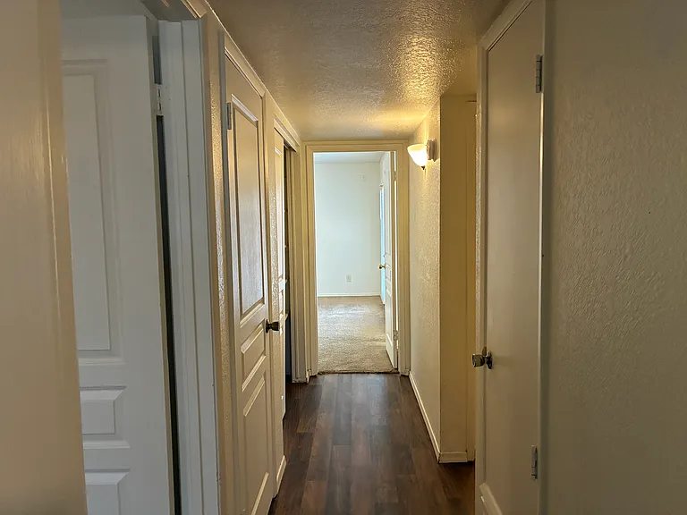602 W Wickieup Ln — Photo 13