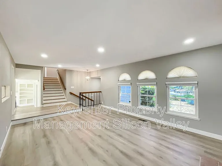 1806 Blackmore Ct — Photo 6