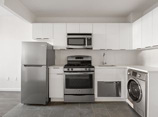 194 E 2nd St APT 4A, New York, NY 10009