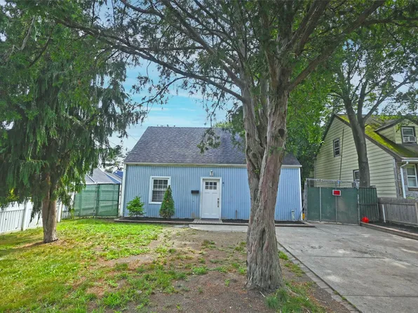 67 Maplewood Drive, North Hempstead, NY 11590