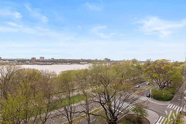 Sold by Wohlfarth & Associates Inc | media 18