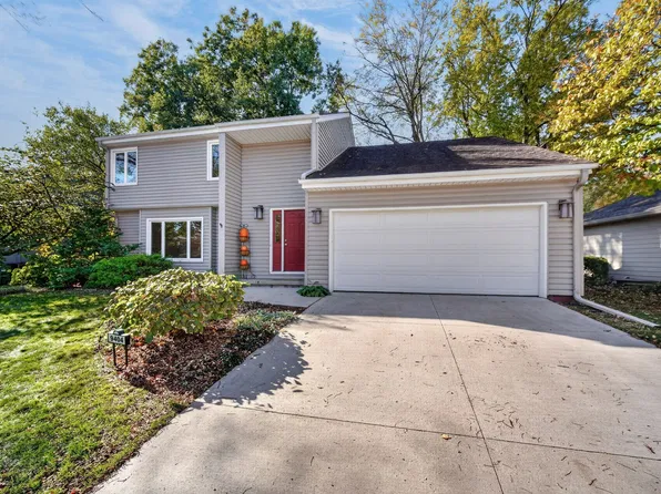 9404 Aurora Ave, Urbandale, IA 50322