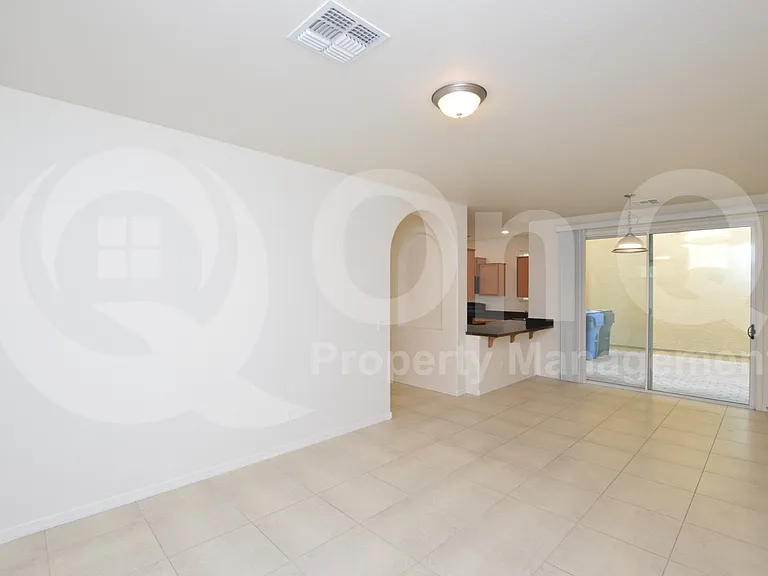 883 S Almira Ave — Photo 7