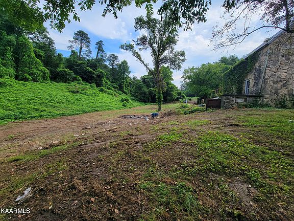 4th image of 901 E Brushy Valley Dr
