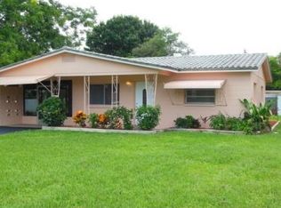 10697 105th St, Largo, FL 33773
