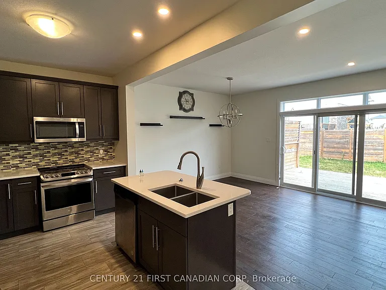 1660 Valhalla St — Photo 5