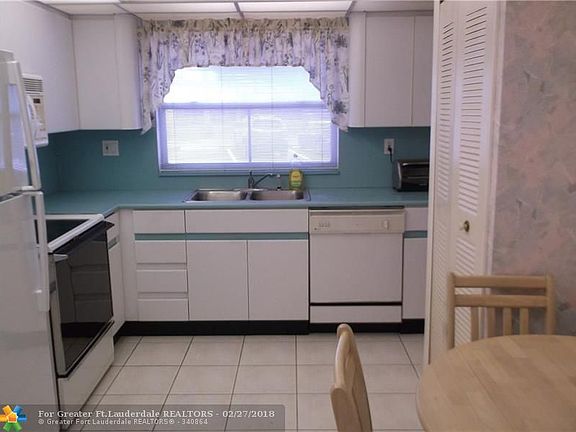 4th image of 9461 Sunrise Lakes Blvd APT 107