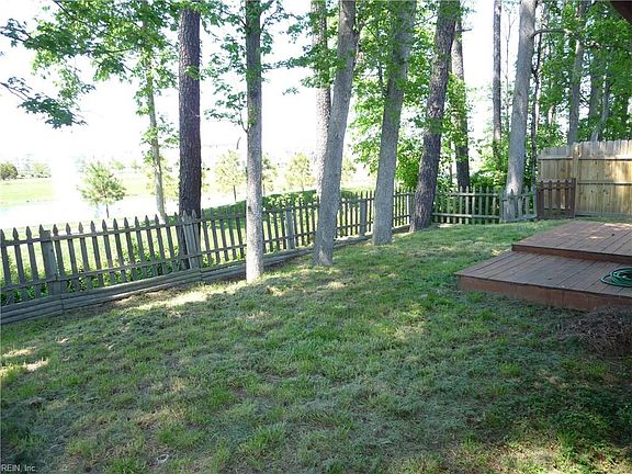 5th image of 1069 Tall Oak Dr