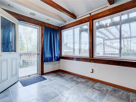 5th image of 93 Kingsboro Rd