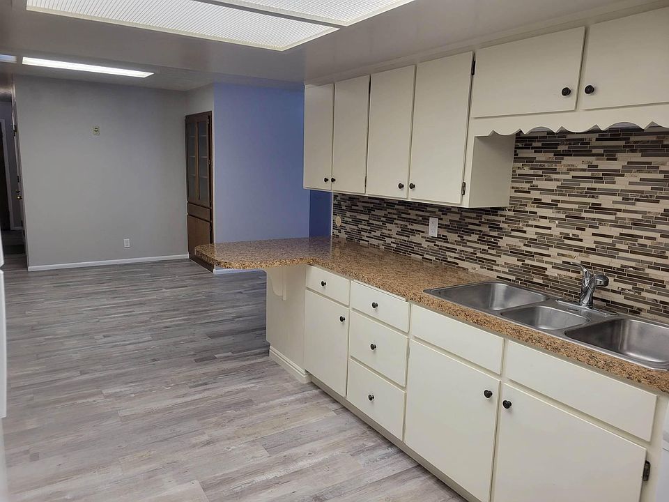 532 E Court St Blackfoot ID Zillow