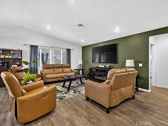 4th image of 693 Rose Thorn Cir