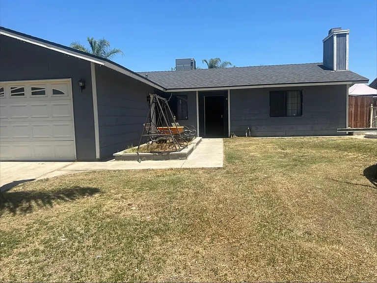 Sierra Vista Ave — Photo 1